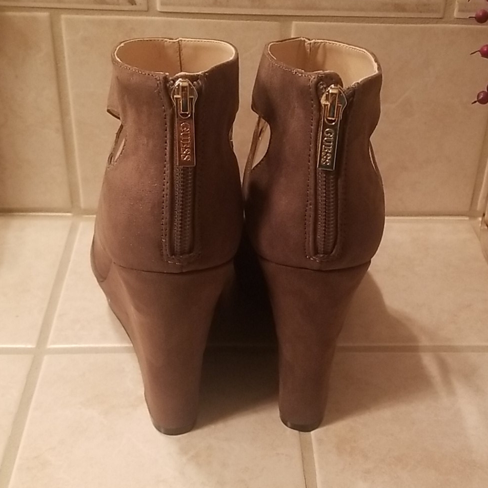 Shoes - Picture 3 of 3